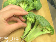 花椰菜怎么切？把整莖切掉最好炒