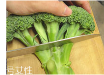 花椰菜怎么切？把整莖切掉最好炒