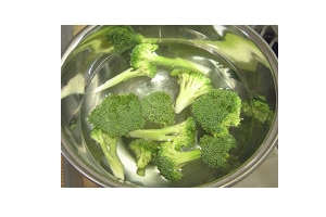 花椰菜怎么切？把整莖切掉最好炒