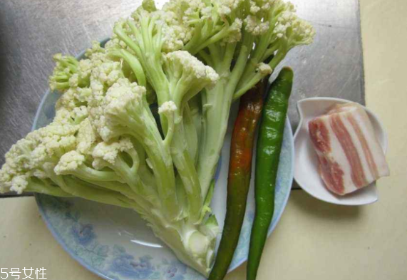 花菜不熟會(huì)中毒嗎？不要這樣嘗試