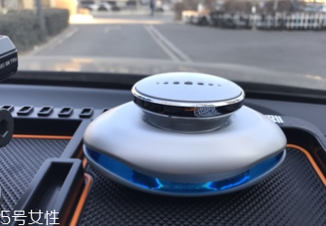 汽車香水怎么安裝？香水座需粘貼