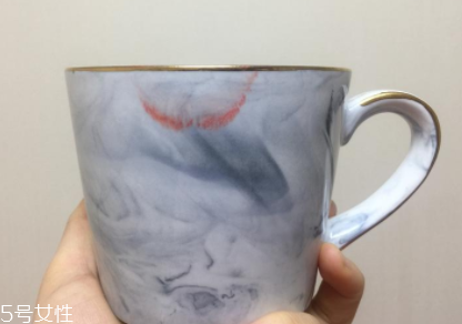 阿瑪尼401和402哪個好看？401黃皮摯愛
