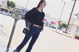 牛仔褲曬黃了怎么辦？牛仔褲應(yīng)避免暴曬