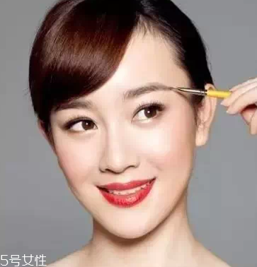 怎么化標(biāo)準(zhǔn)眉？三點法打造親和眉形