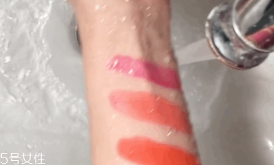 曼丹保濕卸妝水怎么樣？防水口紅卸不掉