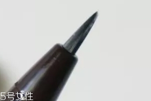 液體眉筆有什么缺點？不易操作不適合新手