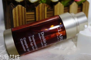 嬌韻詩雙管精華好用嗎？年輕肌膚的日?？寡趸a(chǎn)品