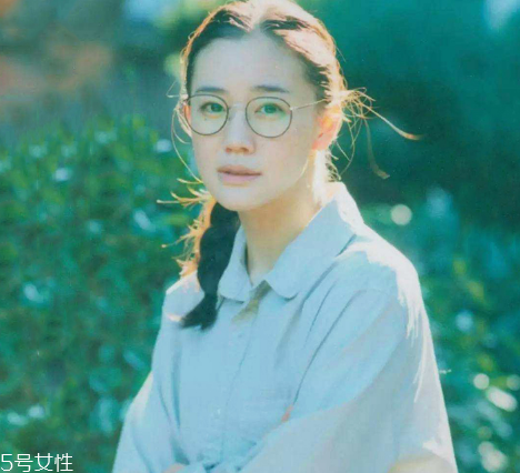 鹽系女生怎樣穿搭？清新無公害的鄰家女孩