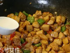 杏鮑菇怎么洗才干凈？鹽水泡泡輕松去污