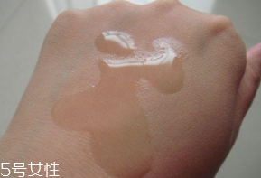 papa recipe春雨卸妝水怎么用？濕敷10秒即可