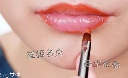 口紅干了嘴脫皮怎么辦？4步打造水潤(rùn)雙唇