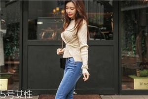 米色毛衣怎么搭配？打造氣質(zhì)女神范兒
