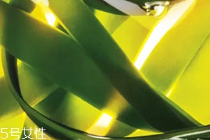 曲酸可以白天用嗎？曲酸可以和vc一起用嗎