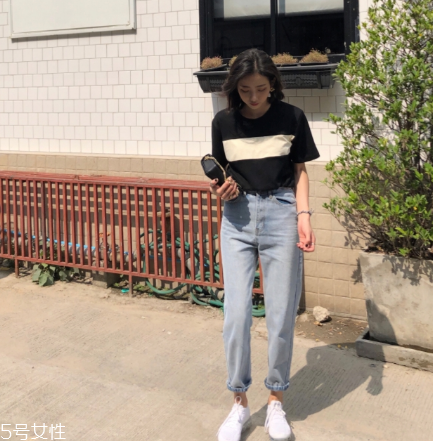 牛仔褲洗完怎么掛？牛仔褲的晾曬方法