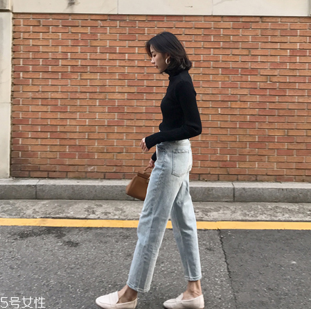 牛仔褲小腿太緊怎么辦？多穿穿就松了