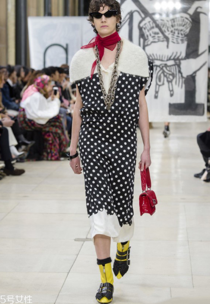 miumiu2018秋冬系列好看嗎_有哪些款式？