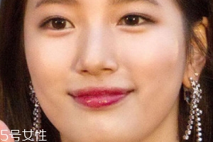 玻璃唇怎么畫好看？這么畫唇妝少女感十足