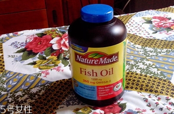 nature made萊萃美魚油怎么吃？