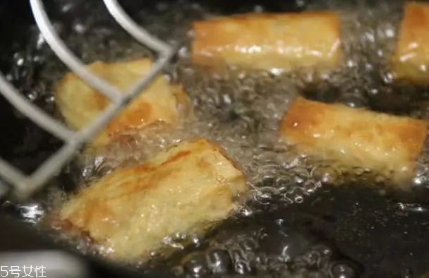 豆腐皮能油炸嗎？火候太猛容易炸糊