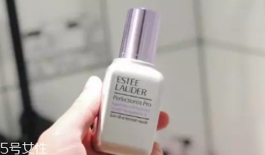 雅詩蘭黛線雕精華和小棕瓶哪個好？一起使用效果佳