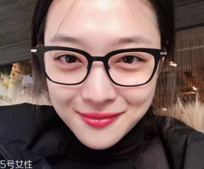 戴眼鏡好看還是不戴眼鏡好看？寬眼距戴眼鏡很精致