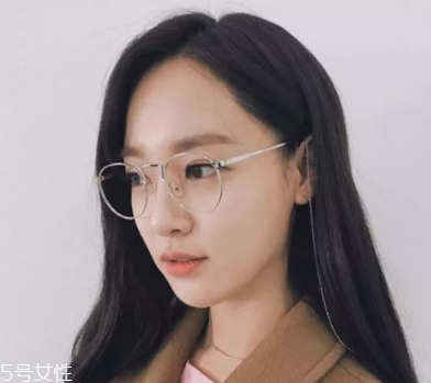 戴眼鏡好看還是不戴眼鏡好看？寬眼距戴眼鏡很精致