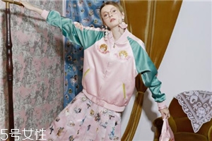 2018流行什么款式棒球服？打造早春休閑風(fēng)