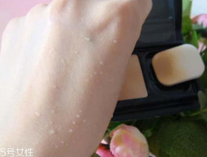 迪奧凝脂恒久粉餅好用嗎？輕薄持久適合春夏