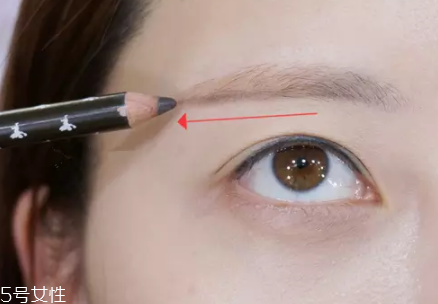 眉毛短怎么變長？畫眉大法拯救短眉星人