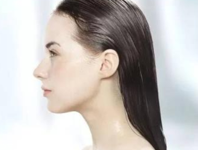發(fā)膜在頭發(fā)上停留多久？正常發(fā)質(zhì)3到5分鐘