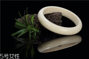 象牙手鐲可以天天戴嗎？這些忌諱要清楚