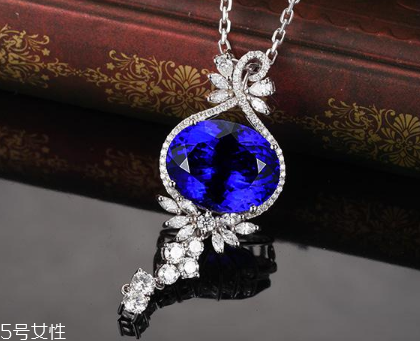 坦桑石和藍(lán)寶石有什么區(qū)別？寶石大對(duì)比