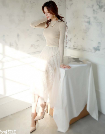 蕾絲長裙配什么鞋子？為你加足時髦指數(shù)