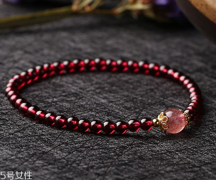 石榴石手鏈睡覺能戴嗎？這些情況你需要考慮
