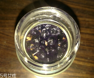 黑枸杞還還是紅枸杞好？各有千秋