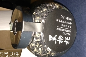 黑枸杞能和菊花一起泡嗎？這個(gè)搭配沒(méi)毛病