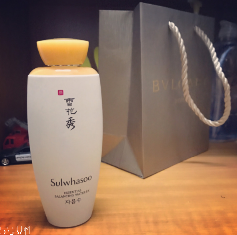 雪花秀平衡水和潤顏水哪個好？潤顏水是鎮(zhèn)店之寶