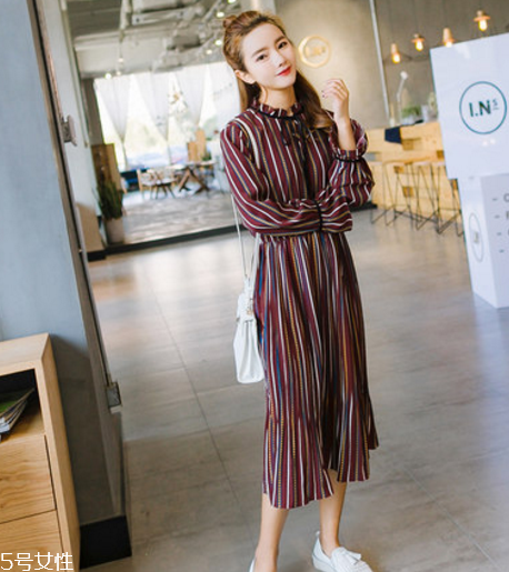 豎條紋衣服怎么搭配？顯瘦顯高不在話(huà)下
