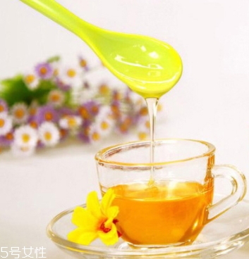 麥盧卡蜂蜜和普通蜂蜜有什么區(qū)別？貴得有理由