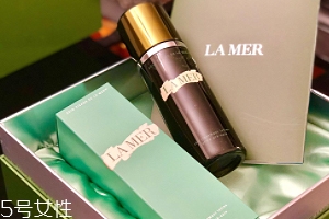海藍(lán)之謎精萃液跟爽膚水有什么區(qū)別？用于爽膚水之后