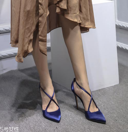 高跟鞋38碼多少厘米？學(xué)會測量腳長