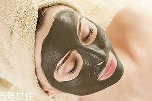 粘土面膜有幾種？高嶺土是最常見的清潔面膜成分