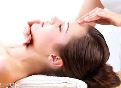 玫瑰果油和玫瑰精油怎么區(qū)分？玫瑰精油超級昂貴