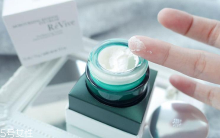 revive光采再生更新眼霜怎么樣？低調(diào)有內(nèi)涵的貴婦眼霜