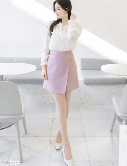 粉色短裙配什么鞋子？少女感爆棚穿搭