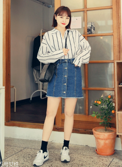 牛仔短裙搭配什么鞋？瞬間變身萌萌少女