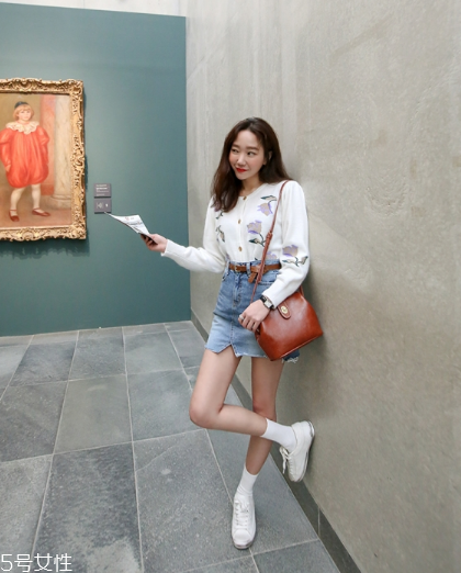 牛仔短裙搭配什么鞋？瞬間變身萌萌少女