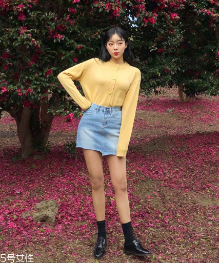牛仔短裙搭配什么鞋？瞬間變身萌萌少女