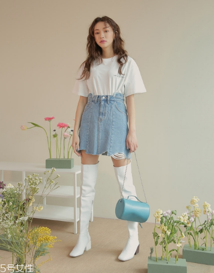 牛仔短裙搭配什么鞋？瞬間變身萌萌少女