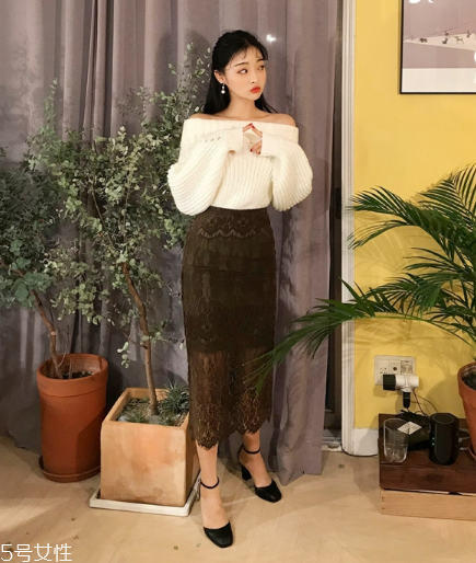 蕾絲半身裙配什么上衣好看？瞬間氣質(zhì)脫俗